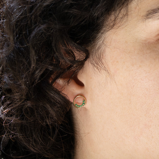 עגיל מון M משובץ